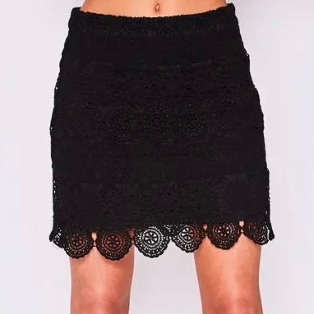 Scallop Hem Crochet Mini Skirt